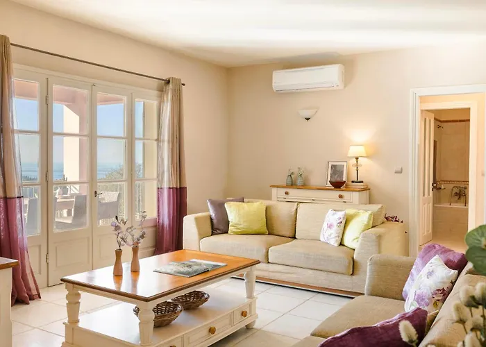 Villa Nikolas By Vintage Travel