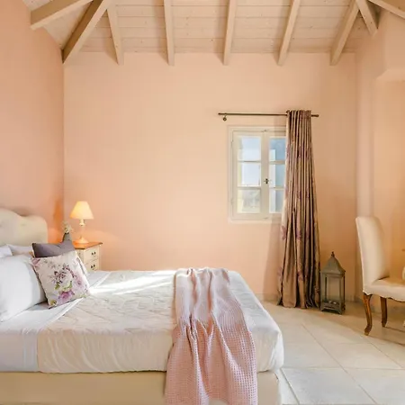 Villa Nikolas By Vintage Travel