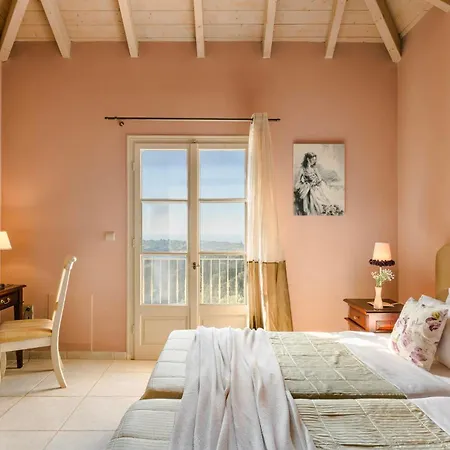 Villa Nikolas By Vintage Travel